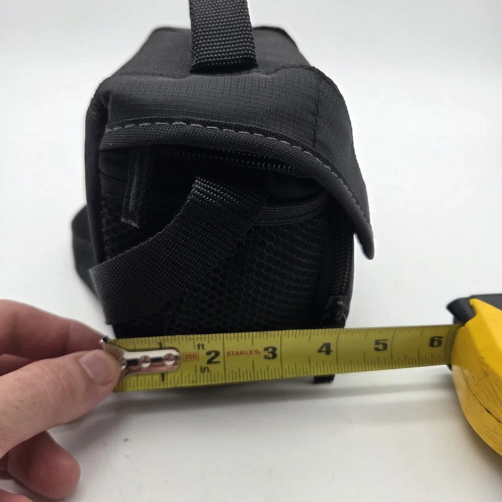 Sony Camera Bag - LCS-U11 - Black - Small Carrying Case with Shoulder Strap EUC